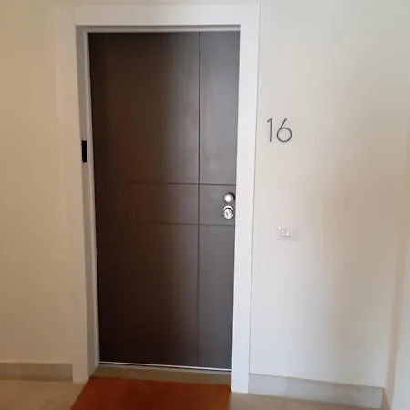 Modern And Bright Roma