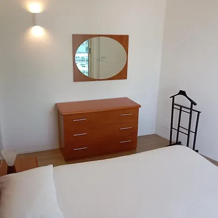 Modern And Bright Διαμέρισμα *