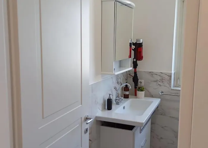 Modern And Bright Appartement