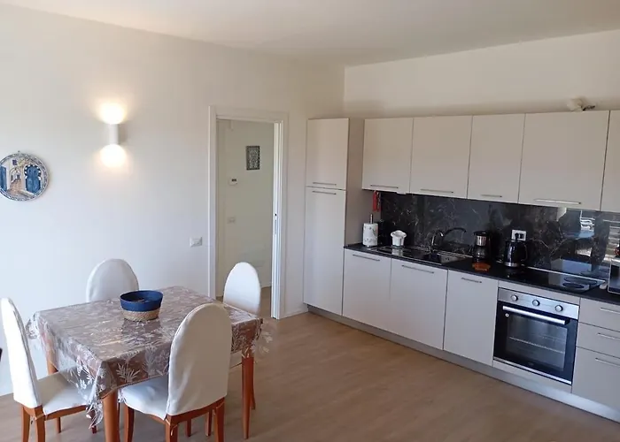 Modern And Bright Appartement